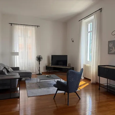 아파트 Host4u - Luxury Beautiful Two Bedrooms Beachfront In Imperia, Casa Catalina *