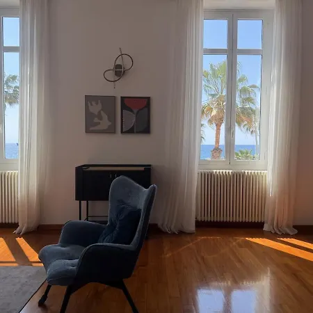 Host4u - Luxury Beautiful Two Bedrooms Beachfront In Imperia, Casa Catalina 아파트
