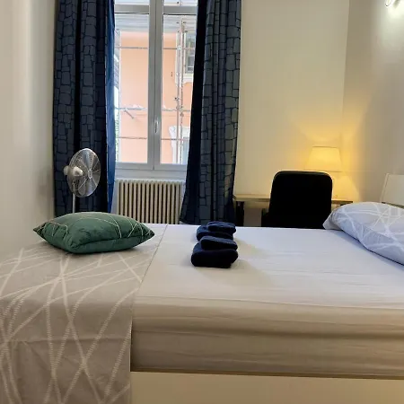 Host4u - Luxury Beautiful Two Bedrooms Beachfront In Imperia, Casa Catalina