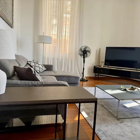 아파트 Host4u - Luxury Beautiful Two Bedrooms Beachfront In Imperia, Casa Catalina